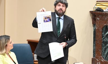 López Miras anuncia un plan de 11 millones para mejorar el confort térmico en las aulas y ejecutar nuevas obras en colegios e institutos
