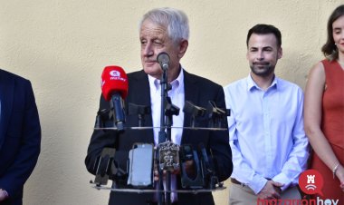 Inauguración de la calle Antonio Paredes junto al Museo Antonio Paredes