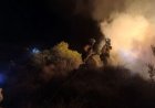Servicios de emergencia trabajan en un incendio forestal en la pedanía de Las Balsicas, en Mazarrón