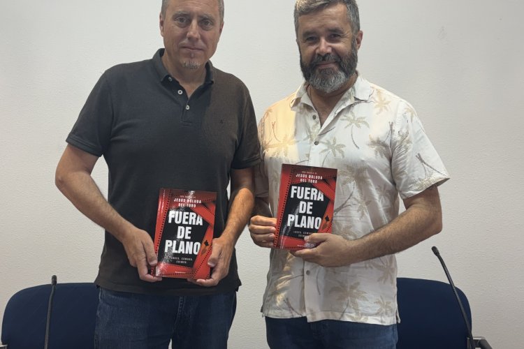 Puerto de Mazarrón acoge la presentación de la novela Fuera de plano de Jesús Boluda del Toro