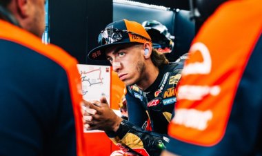 Pedro Acosta vuelve a sacar petróleo de su KTM y firma un quinto puesto en Silverstone