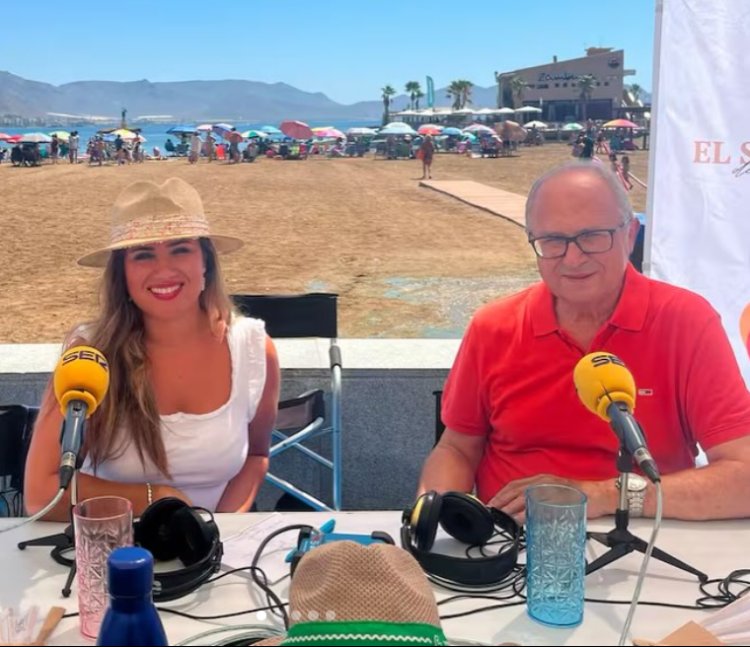Cadena SER emite su programación desde Puerto de Mazarrón