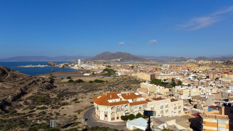 Vivir en la costa cada vez cuesta más