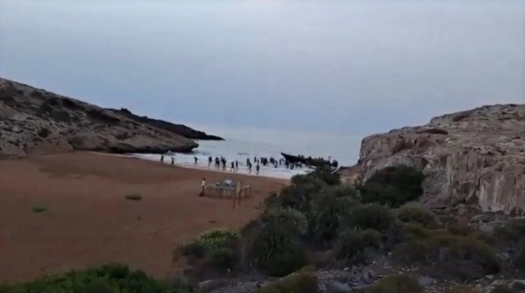 Tercer desembarco en una semana en la costa de Murcia: la presión migratoria vuelve al litoral