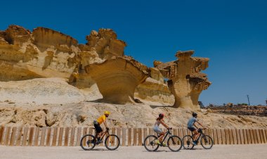La Vuelta a España pone a Mazarrón sobre dos ruedas: una ruta entre las Gredas y Puntas de Calnegre