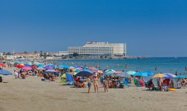 Los hoteles de la Costa Cálida alcanzan en agosto máximos históricos de viajeros y pernoctaciones