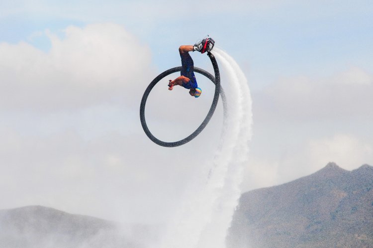 Volando sobre el mar de Mazarrón El puerto Deportivo acogió la celebración del Campeonato del Mundo de Hidrofly