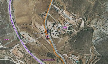 Sanitarios atienden y trasladan a ciclista herido grave en carretera RM-332, Mazarrón