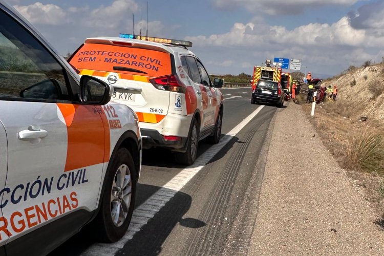 Un hombre de 58 años resulta herido en una colisión entre dos coches en la RM-3, en Mazarrón