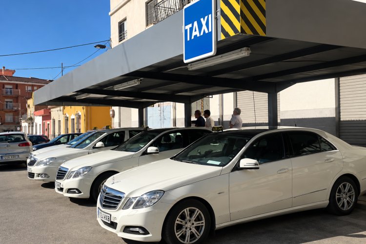 Mazarrón prepara una nueva ordenanza para modernizar y regular el servicio de taxi