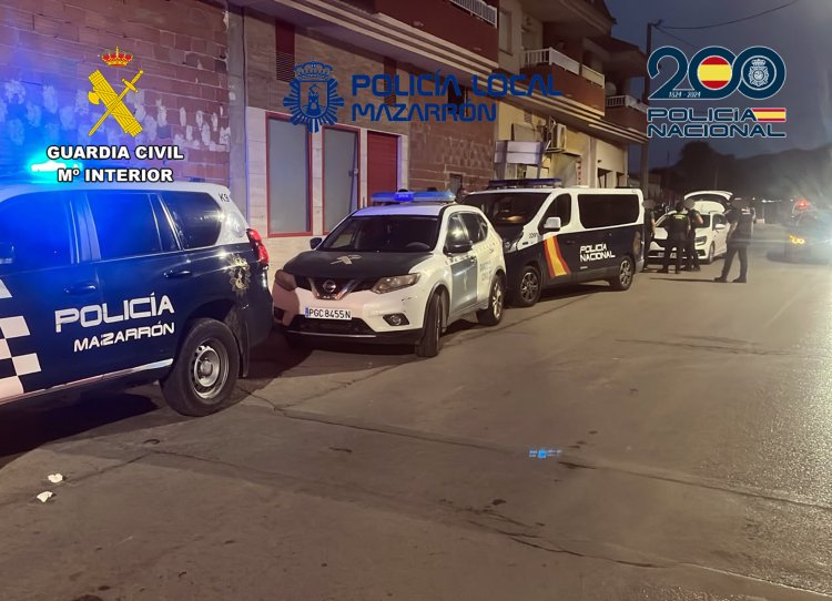Actuación conjunta de Policía Local Mazarrón, Guardia Civil y Policía Nacional.     Operativo de seguridad desplegado en Mazarrón